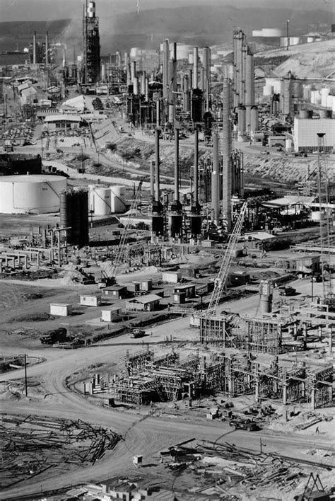 Construcción de la refinería Corco en Peñuelas, Puerto Rico, año 1969. Great Pictures, Old ...