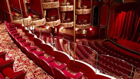 Royal Court Theatre - Cunard Queen Victoria HD VIDEO - Stunning - YouTube