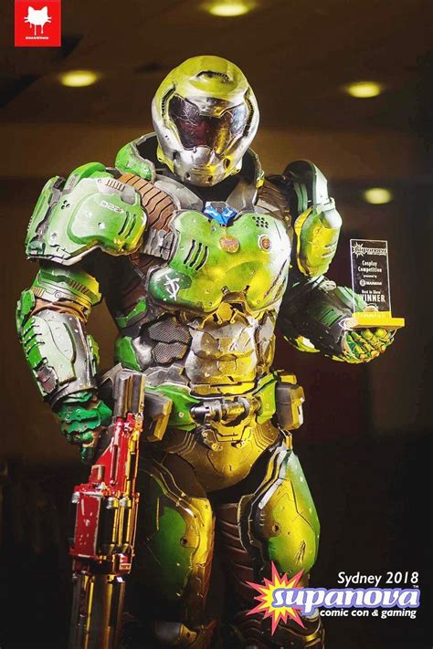 This Crazy Detailed Doom Armor Cosplay Will Make You Wish To Fly To Mars Straight Away! | Doom ...