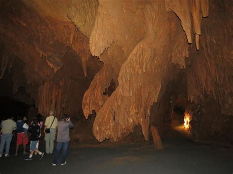 1804: Bernard Weyer, eighteen, discovers the Grand Caverns in Grottoes ...