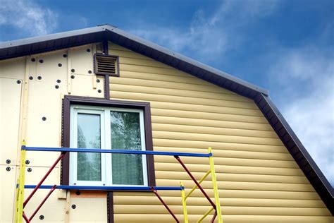 The Benefits of Insulated Vinyl Siding (Updated 2023)