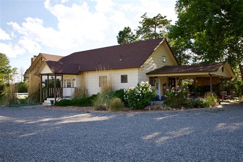 Palisade Colorado winery for sale with vineyard, tasting room, farmhouse — Garfield Estates ...