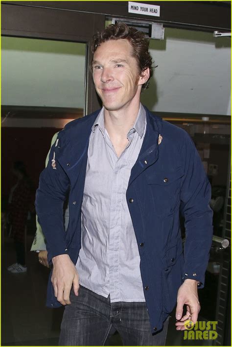 Benedict Cumberbatch is Fan Friendly After 'Hamlet' Show: Photo 3437042 ...