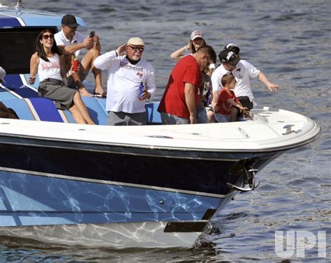 Photo: Tampa Bay Buccaneers boat parade in Tampa - SBP20210210106 - UPI.com