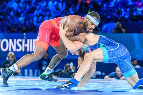 Jordan Burroughs Clinches World Championship Title! – The Roundup