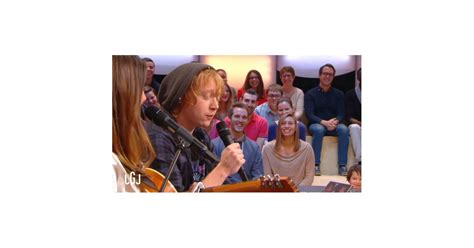 Rupert Grint interprète Lego House d'Ed Sheeran dans Le Grand Journal ...