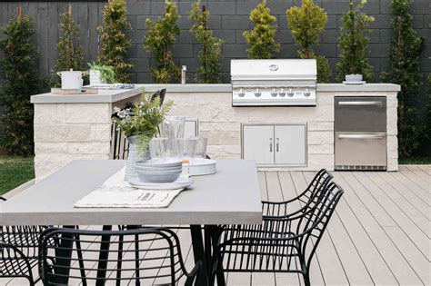 77 Outdoor Kitchen Ideas Designed to Get You Cooking