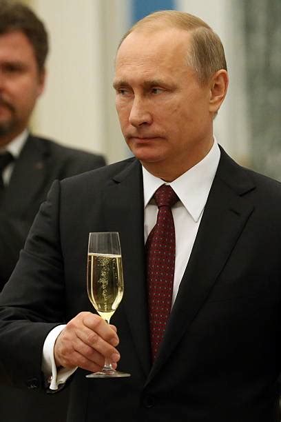 Fotos e imágenes de Russian President Vladimir Putin Attends Awards ...