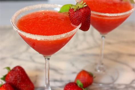 Strawberry Margarita Cocktail: Alcoholic Drinks Recipes - Mr. B Cooks