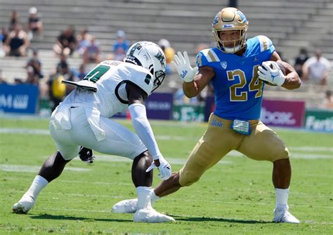 Zach Charbonnet, UCLA run through Hawai’i in season opener – Daily News