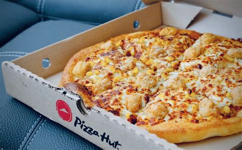 Pizza Hut Calories & Nutrition Facts (Charts)