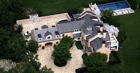 Tom Brady, Gisele Bundchen Put Brookline House Up For Sale - CBS Boston