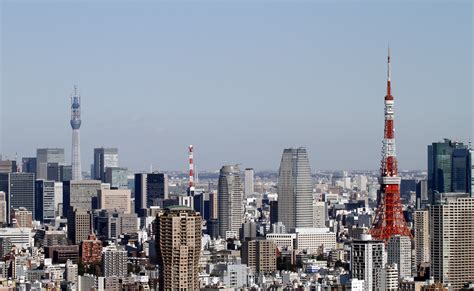 File:Tokyo Tower and Tokyo Sky Tree 2011 January.jpg - Wikimedia Commons