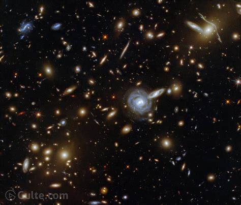 Stunning Pic Of A Galactic Cluster 3.5 Billion Light-years Away - Trends