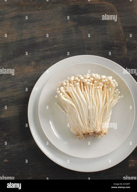 Enokitake hi-res stock photography and images - Alamy