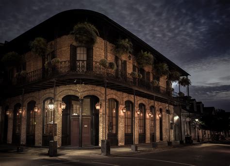 Experience the Best Ghost Tours in the Haunted City of New Orleans - Hotel Mazarin