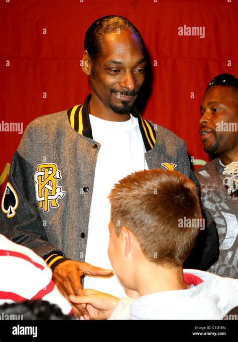 Snoop Dogg and Los Angeles Pomona Steelers Football Team Snoop Dogg ...