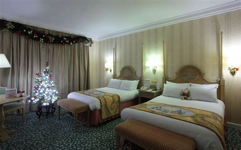 Disney Hotels, Disneyland Hotel - Christmas Themed Room, Disneyland Paris