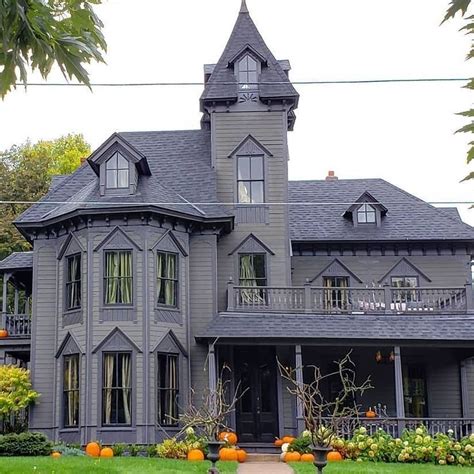 34 Amazing Gothic Revival House Design Ideas Spanish Style | Gothic revival house, Gothic house ...