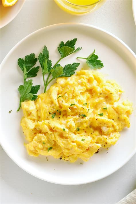 Easy Microwave Scrambled Eggs - Insanely Good