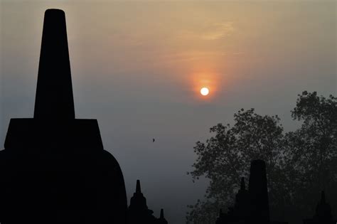 Borobudur: Sunrise at Borobudur