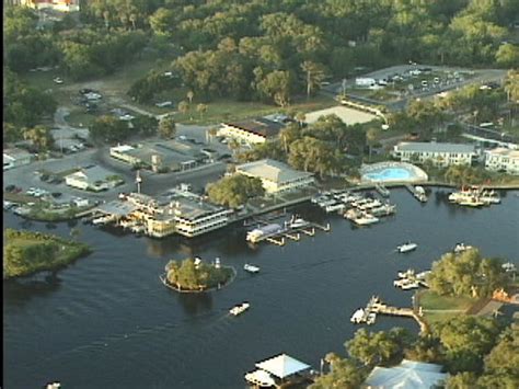 HOMOSASSA RIVERSIDE RESORT - Updated 2018 Prices & Hotel Reviews (Homosassa Springs, FL ...