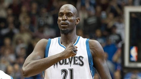 Kevin Garnett a winner in emotional return to Wolves