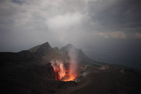 Suwanosejima Volcano