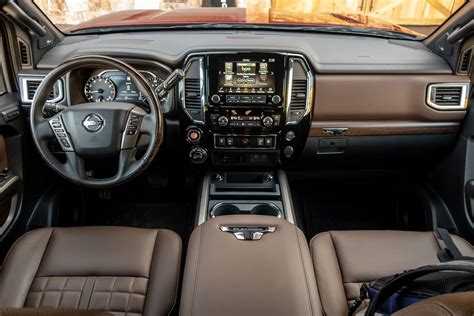 2020 Nissan Titan: 6 Pros and 3 Cons | Cars.com