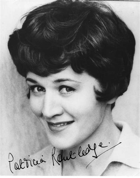 Patricia Routledge – Movies & Autographed Portraits Through The Decades