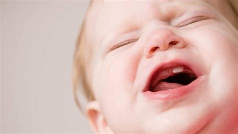 Teething in babies: Symptoms and tips to safely relieve pain | Health - Hindustan Times