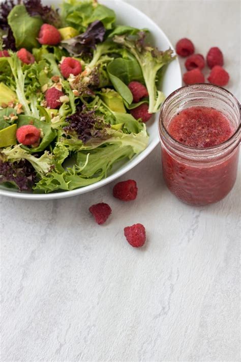 Easy Raspberry Vinaigrette | Raspberry vinaigrette recipe, Vinaigrette recipes easy, Easy ...