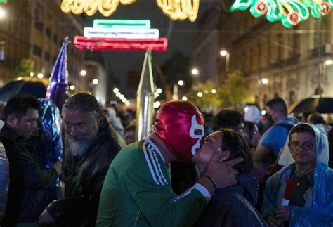 Mexico City's bells ring for Independence Day, in a massive celebration : NPR