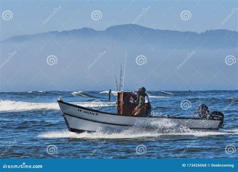 Dory Boats at Pacific City on the Oregon Coast Editorial Stock Photo - Image of great, oregon ...