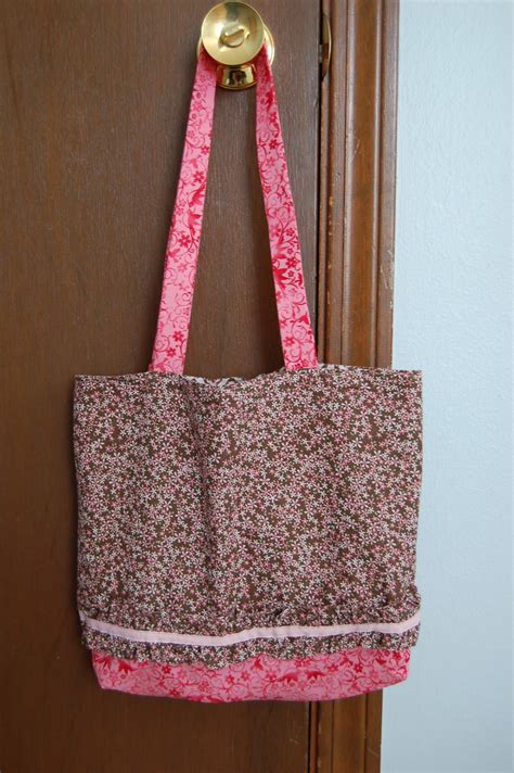 Double Stitching: Handmade Christmas: Ruffle & Ribbon Tote Bag Tutorial