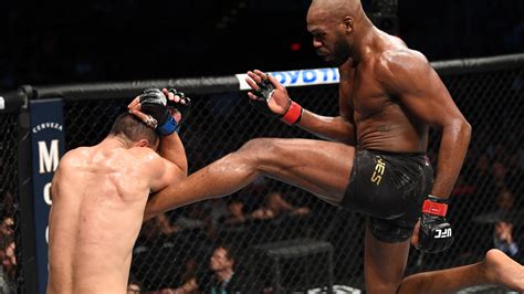 Jon Jones vs Dominick Reyes fight highlights - UFC 247 - MMAmania.com