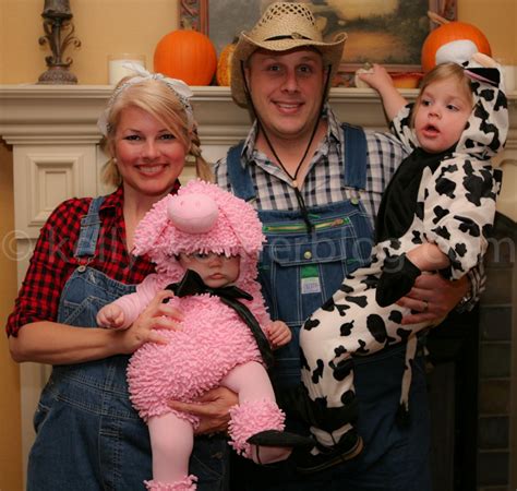 Show us your life - Halloween Costumes | Farmer halloween costume, Farm ...