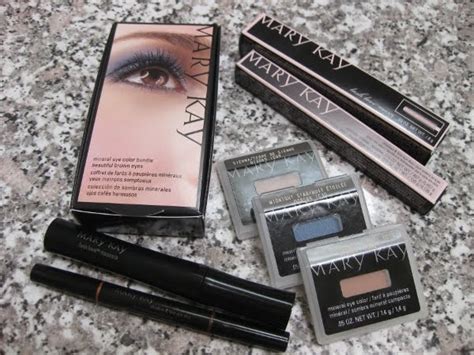 Product Review: Mary Kay Eye Makeup - Solo Lisa