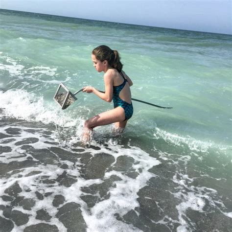 How to Find Shark Teeth at Venice Beach #LoveFL - Classy Mommy