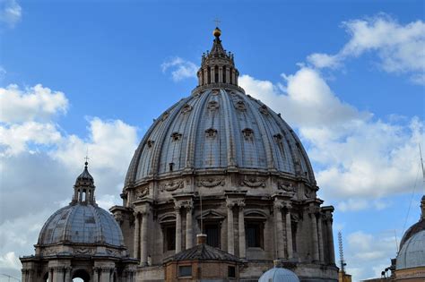 086-HIGH RENAISSANCE ARCHITECTURE, Michelangelo; St. Peter's Dome, desinged by Michelangelo in ...