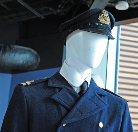 Uniforms worn by Titanic's officers | William Murdoch