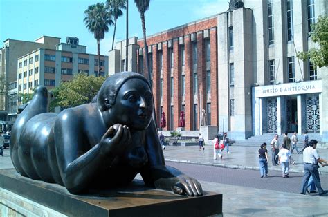 Plaza Botero | Antes de la inauguración de la plaza, las esc… | Flickr