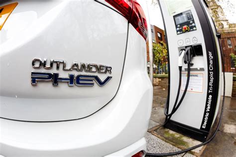 How Much Does It Cost to Charge a Plug-in Hybrid Electric Vehicle (PHEV ...