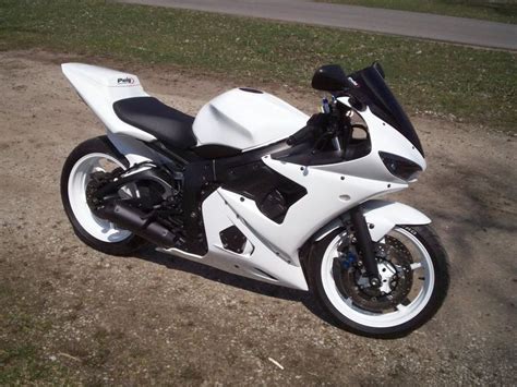 White Yamaha R6 | Yamaha r6, Yamaha motorcycles, Yamaha