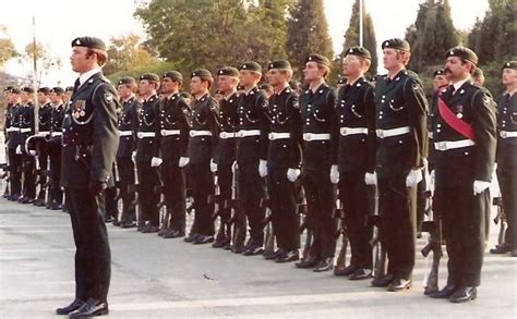 The Rhodesian Light Infantry on Parade. [715x442] (X-Post /r/Rhodesia) : r/uniformporn