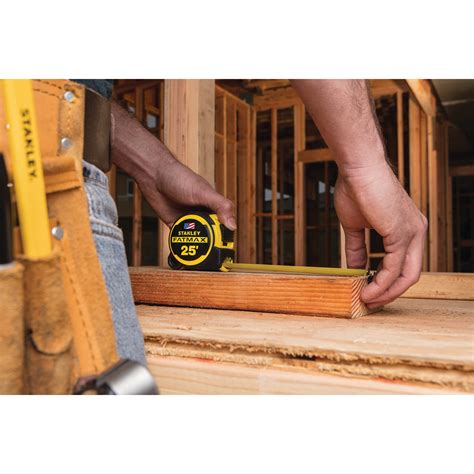 25 ft. FATMAX® Tape Measure - FMHT36325S | STANLEY Tools