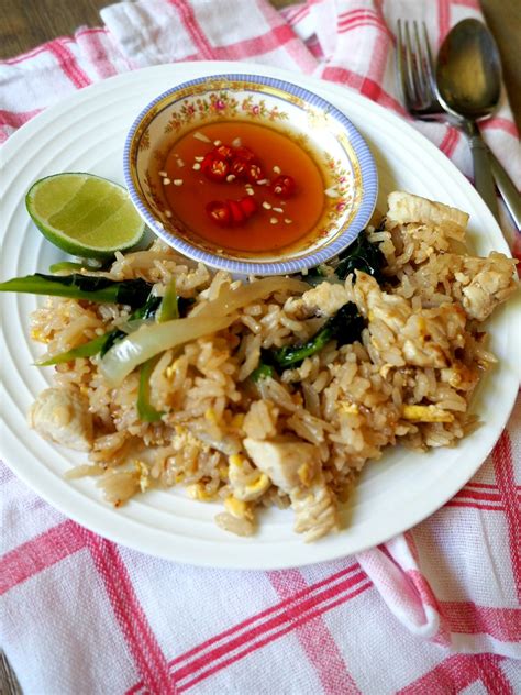 Thai Fried Rice (Khao Pad Gai), This recipe is super simple to make and ...