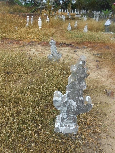 SENI LAMA MELAYU (MALAY OLDEN ART): Batu nesan Aceh di makam Hang Tuah (Aceh tombstones at tomb ...