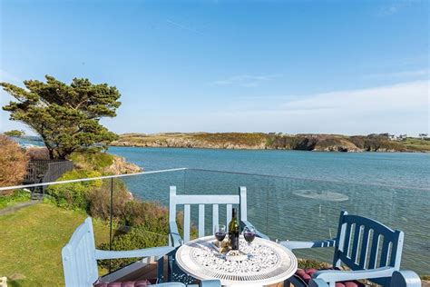 2 bed House in Cemaes Bay - 7157246 - The View * The Moorings