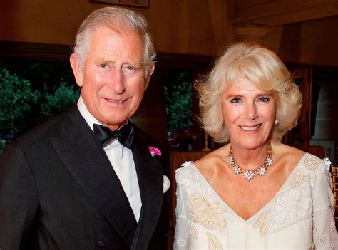 Prince Charles and Duchess Camilla Share Their 2017 Christmas Card | E ...